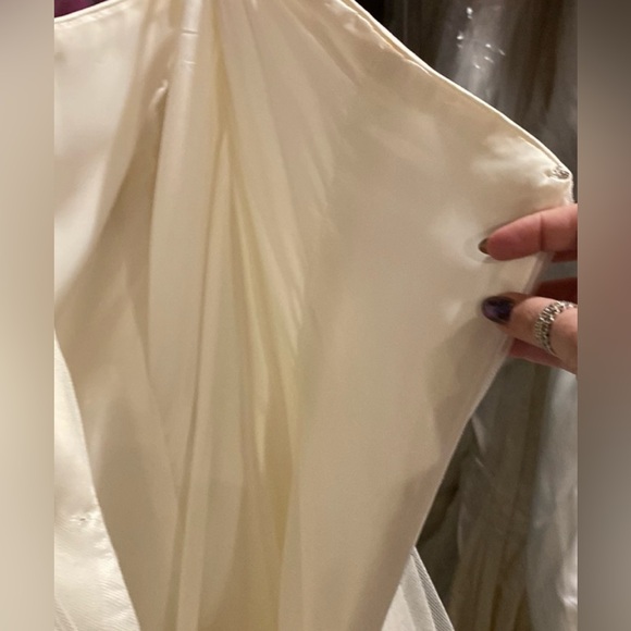 Nina Duong Couture a-line ‘Victoria’ wedding gown - Picture 10 of 10